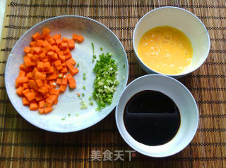 蛋炒饭（戴龙版本）的做法步骤：2