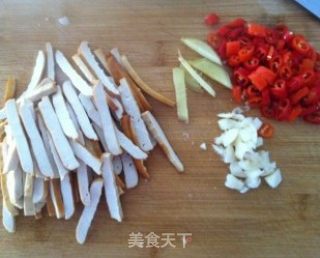 香辣香干炒韭黄的做法步骤：3