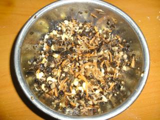 巧用天然色素提升面点的魔力：粉梅花素饺的做法步骤：6
