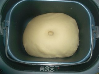 肠仔包的做法步骤：4