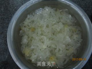木瓜银耳羹的做法步骤：4