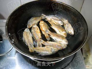 韩式辣白菜炖鲫鱼的做法步骤：4