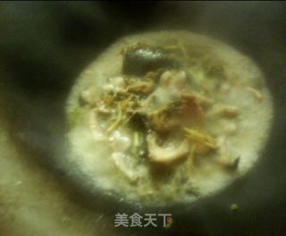 沙锅酸咸菜闷土斑鱼的做法步骤：6