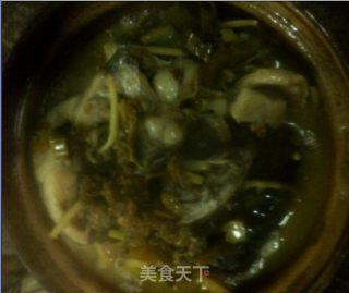 沙锅酸咸菜闷土斑鱼的做法步骤：8
