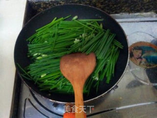 杏鲍菇炒韭菜花的做法步骤：4