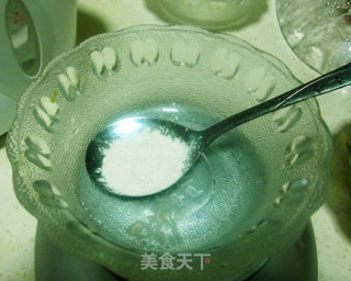 清咽润肺民间古方——川贝炖雪梨的做法步骤：3