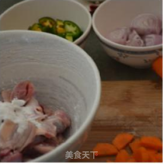 三椒鸡胗的做法步骤：1