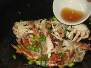 花蟹炒毛豆的做法步骤：7
