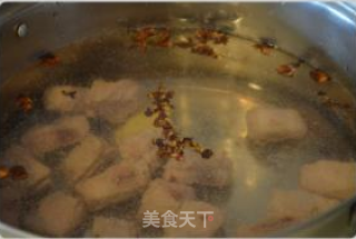 糖醋排骨的做法步骤：2