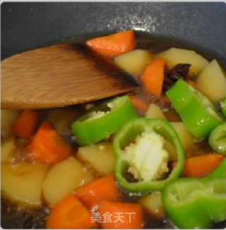 土豆烧牛筋的做法步骤：7