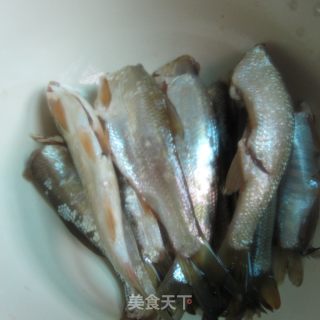 农家菜---黄串鱼的做法步骤：2