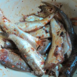 农家菜---黄串鱼的做法步骤：3