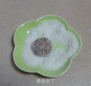 四味杏仁球的做法步骤：8