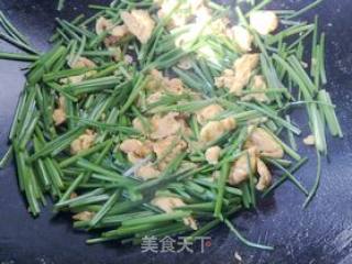韭菜花炒鸡蛋的做法步骤：6
