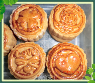 小鱼牌伍仁月饼的做法步骤：26