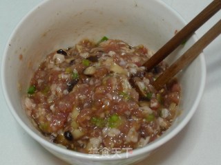 【苏式鲜肉月饼】出炉那一刻的新鲜美味的做法步骤：1