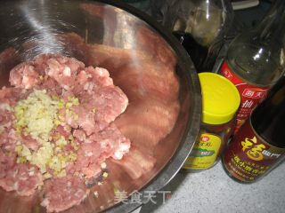 酥皮鲜肉馅饼的做法步骤：1