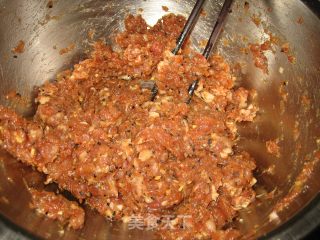 酥皮鲜肉馅饼的做法步骤：2