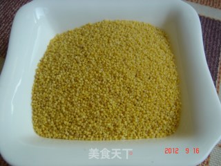 营养健康早餐--小米红薯粥的做法步骤：1