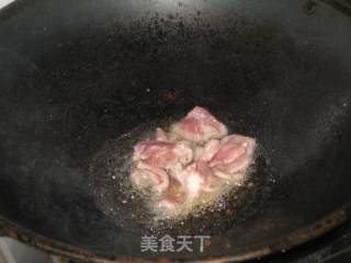 香茹黑木耳炒肉片的做法步骤：3