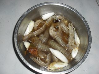 卤虾爬子的做法步骤：4