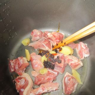 红烧鸭的做法步骤：4