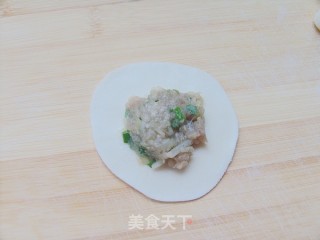 美食带来新享受——萝卜鲜肉花环水饺的做法步骤：10