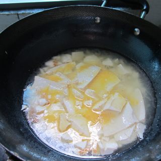 鸡蛋葱末豆腐的做法步骤：7