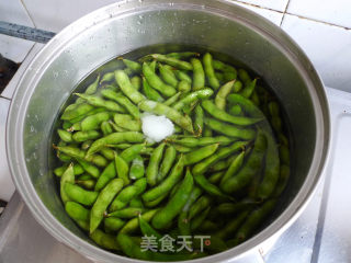 卤煮毛豆夹的做法步骤：2