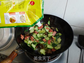 黄瓜炒火腿片的做法步骤：9