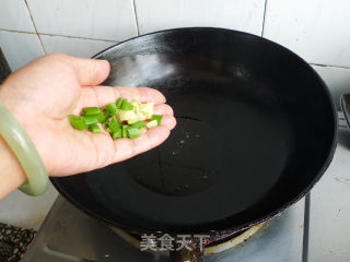 家常小炒的做法步骤：1