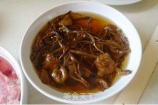 土豆炖排骨的做法步骤：2
