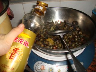 炒田螺的做法步骤：9
