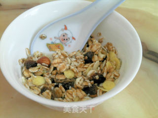 减肥营养8分钟早餐-牛奶蜂蜜燕麦片的做法步骤：2
