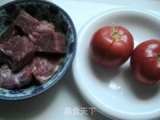 西红柿炖牛肉的做法步骤：2