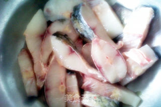 毛豆仁烧青鱼块的做法步骤：2