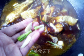 毛豆仁烧青鱼块的做法步骤：7