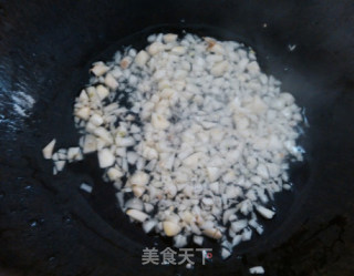 蒜蓉烤生蚝的做法步骤：2