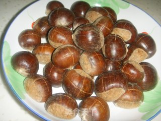 电饼铛栗子的做法步骤：1