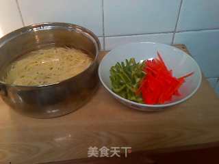 醋溜三丝的做法步骤：1