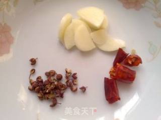 干煸黄豆芽的做法步骤：3