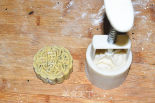 自制五仁月饼的做法步骤：15