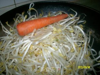 凉拌豆芽的做法步骤：1