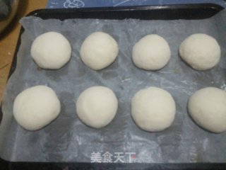 肉松薯蓉餐包的做法步骤：4