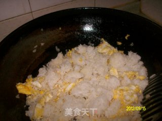 ✿火腿蛋炒饭✿的做法步骤：3