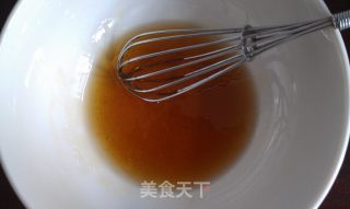 广式莲蓉月饼的做法步骤：2