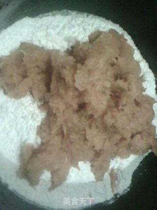 金黄饺子的做法步骤：3