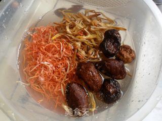 素炒八宝菜的做法步骤：2