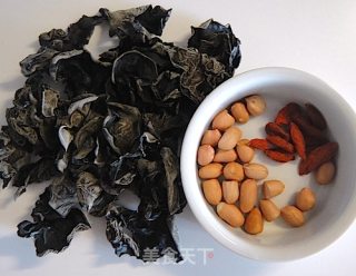 凉拌黑木耳的做法步骤：1