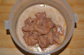 皮蛋瘦肉粥的做法步骤：2
